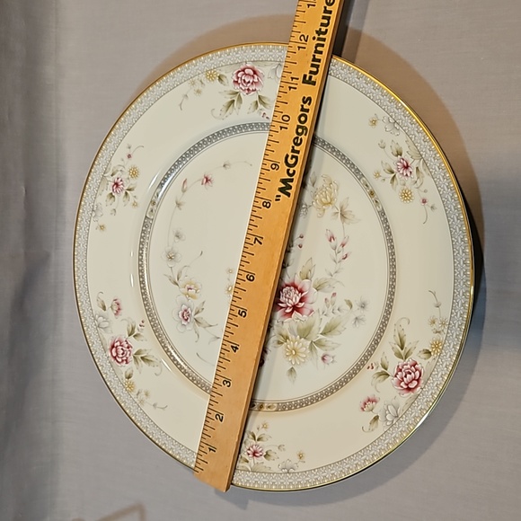 New Mikasa Grande Ivory Devonshire 12" Round Chop Plate Serving Platter L2825 - Picture 7 of 9